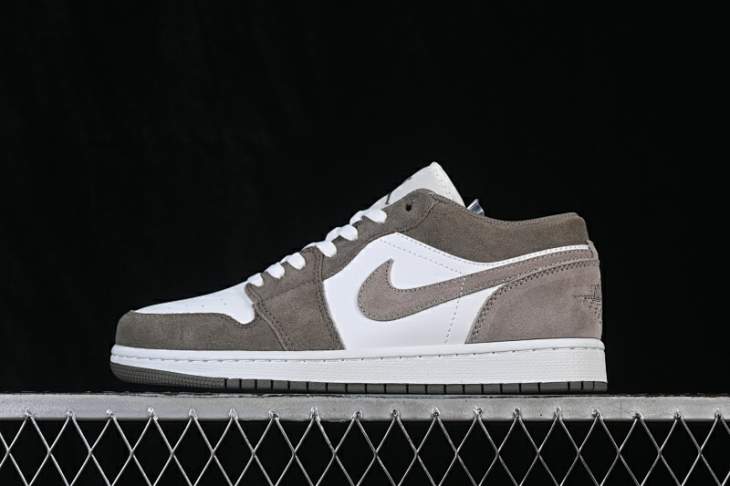 Picture of Air Jordan 1 LOW _SKUfw23086705482162561fw